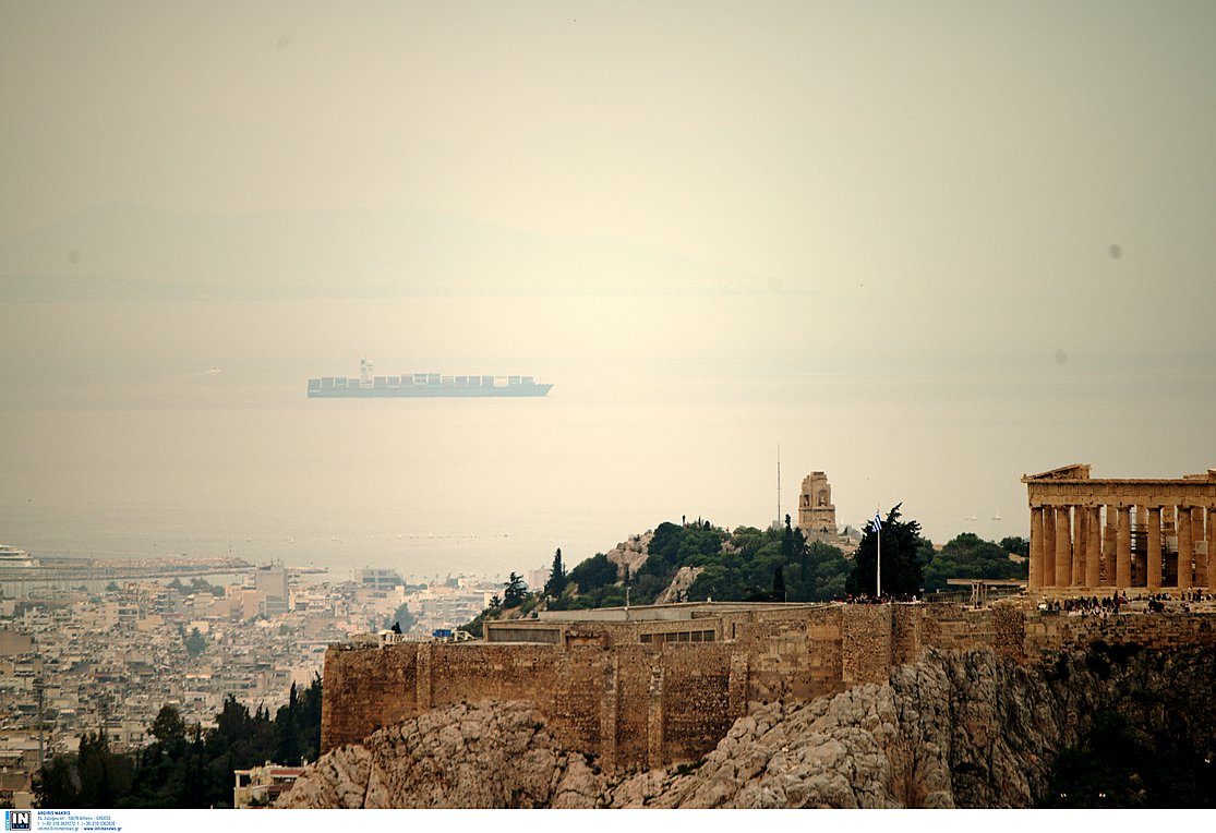 Καιρός: Κορυφώνεται αύριο το κύμα αφρικανικής σκόνης – Πότε έρχονται λασποβροχές