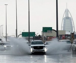Ντουμπάι: Πώς φαίνονται οι πλημμύρες από το διάστημα - Δορυφόρος κατέγραψε το πριν και το μετά