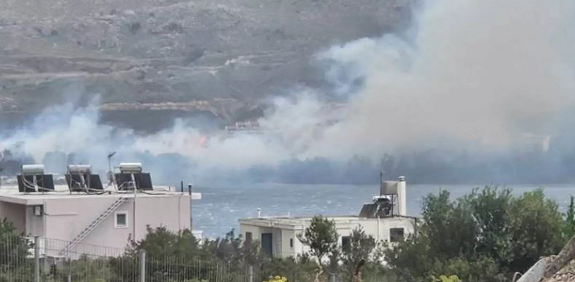 Μεγάλη φωτιά στα Χανιά - Μήνυμα του 112 - Εκκενώθηκε οικισμός - ΒΙΝΤΕΟ και ΦΩΤΟΓΡΑΦΙΕΣ