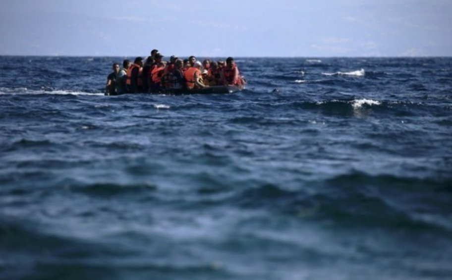 Πέντε μετανάστες, ανάμεσά τους και ένα παιδί, έχασαν τη ζωή τους προσπαθώντας να διαπλεύσουν τη Μάγχη