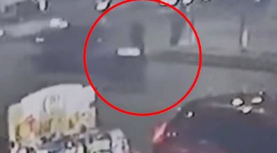 Ίλιον: Χτύπησε πεζή και την εγκατέλειψε στη μέση του δρόμου - Βίντεο σοκ