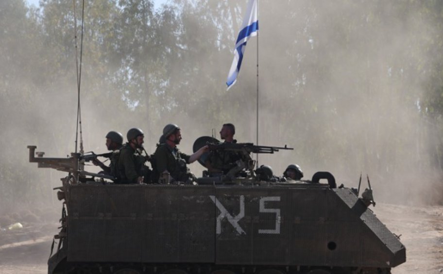 Ο ισραηλινός στρατός απορρίπτει τους ισχυρισμούς περί ομαδικών τάφων σε νοσοκομεία της Γάζας