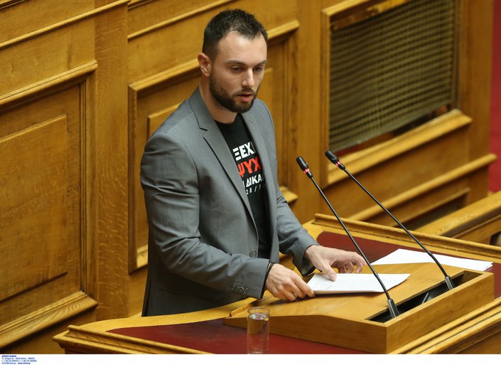 Ξυλοδαρμός στη Βουλή: Διώξη για κακούργημα σε βάρος του Κωνσταντίνου Φλώρου