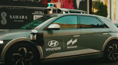 IONIQ 5: Το πρώτο ταξί ρομπότ περνάει το driving test - Bίντεο