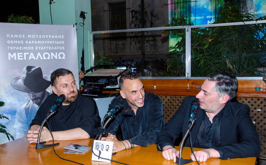 Πάνος Μουζουράκης – «Μεγαλώνω»: Όσα συνέβησαν στην παρουσίαση του νέου του δίσκου


