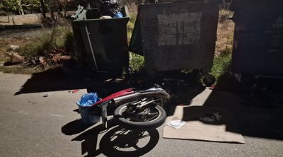Σκιάθος: Νεκρός 17χρονος σε τροχαίο - Η μηχανή του καρφώθηκε σε κάδους απορριμμάτων