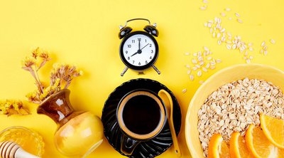 Τι ώρα πρέπει να τρώμε πρωινό για να ενισχύσουμε τον μεταβολισμό και να χάσουμε βάρος
