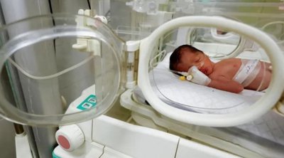 Γάζα: Πέθανε το βρέφος που γεννήθηκε με καισαρική από τη νεκρή μητέρα του
