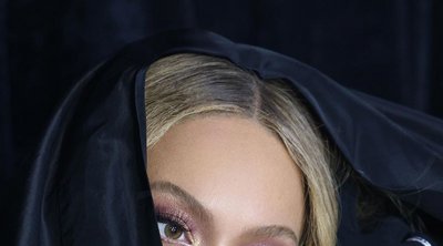 Η Beyonce αποκαλύπτει το δικό της hair ritual για τέλεια διαμορφωμένες μπούκλες, χωρίς φριζάρισμα