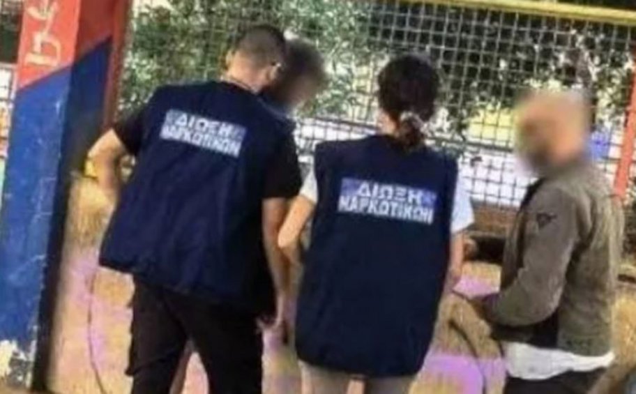 Σοκ στην Πάτρα: Συλλήψεις για διακίνηση ναρκωτικών σε σχολεία - Χτυπούσαν μαθητές που δεν κατάφερναν να τα πουλήσουν