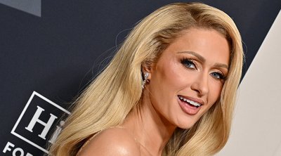 H Paris Hilton ποζάρει γυμνή για την πιο σέξι φωτογράφισή της