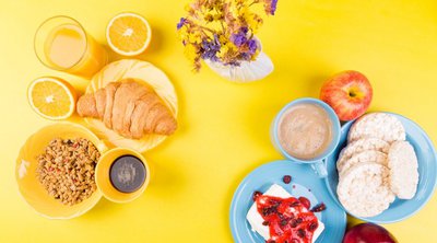 Πρωινό: 4 κοινά λάθη που προκαλούν φούσκωμα, εντερικά προβλήματα και κοιλιακό λίπος