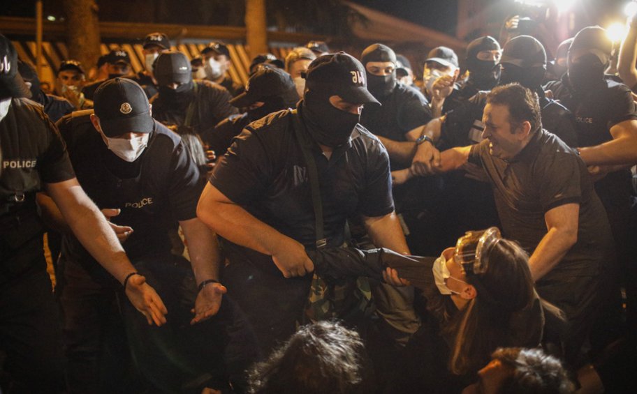 Γεωργία: Η αστυνομία έκανε χρήση δακρυγόνων και σφαιρών από καουτσούκ εναντίον διαδηλωτών - Βίντεο