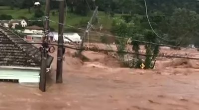Βραζιλία: 5 νεκροί, 18 αγνοούμενοι έπειτα από σφοδρές βροχοπτώσεις στον νότο - Βίντεο