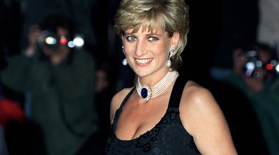Πριγκίπισσα Diana: Στο «σφυρί» το πρώτο της συμβόλαιο εργασίας όπου είπε ψέματα για την ηλικία της