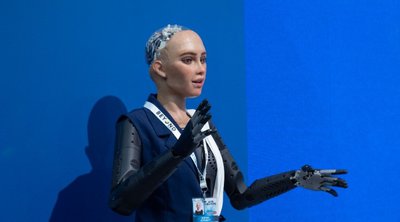 Το ρομπότ Sophia μιλά για την... τούμπα στη Θεσσαλονίκη: «Είμαι πλήρως καλά και απόλυτα λειτουργική» - ΒΙΝΤΕΟ