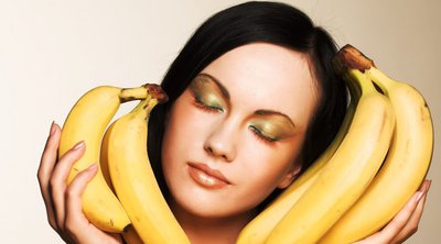 Οι φλούδες μπανάνας αποτελούν «φυσικό Botox»; Τι απαντούν οι ειδικοί