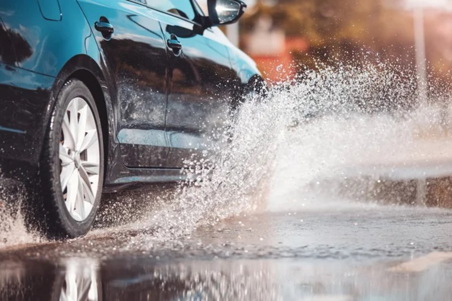 Γιατί πρέπει να πλένετε το αμάξι μετά την καταιγίδα σύμφωνα με ειδικούς