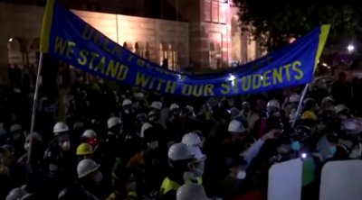Εικόνες χάους στα αμερικάνικα πανεπιστήμια - Νέες συλλήψεις διαδηλωτών από την αστυνομία 