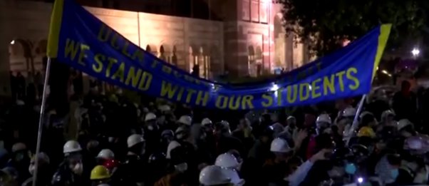 Εικόνες χάους στα αμερικάνικα πανεπιστήμια: Νέες συλλήψεις από την αστυνομία – Συνεχίζονται οι διαμαρτυρίες
