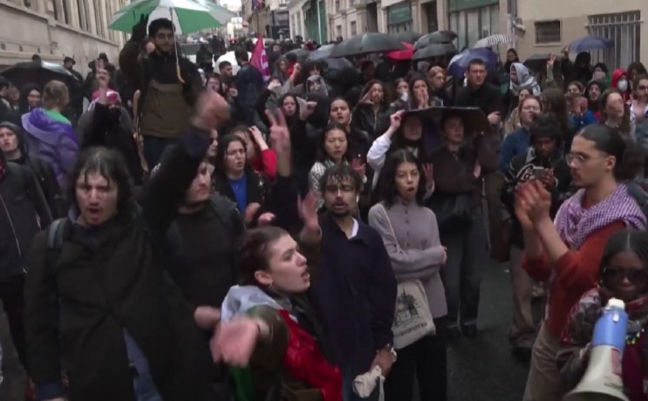 Παρίσι: Η αστυνομία εκκένωσε κατάληψη φιλοπαλαιστινιακών ακτιβιστών στη σχολή Πολιτικών Σπουδών - ΒΙΝΤΕΟ  