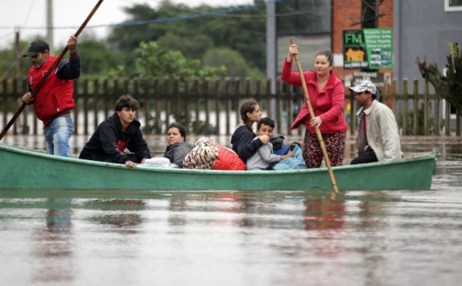 Βραζιλία: Τουλάχιστον 37 νεκροί από τις πλημμύρες