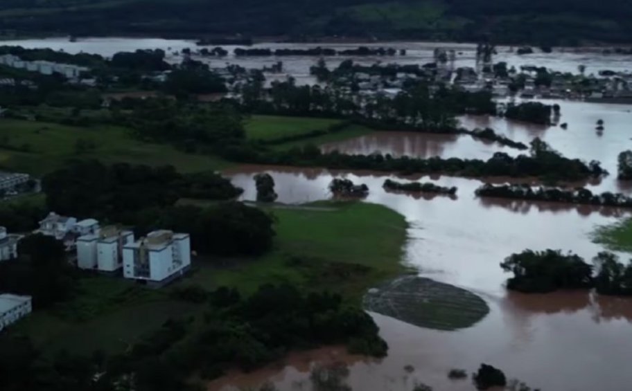 Βραζιλία: 70.000 άνθρωποι έφυγαν από τα σπίτια τους λόγω των πλημμυρών