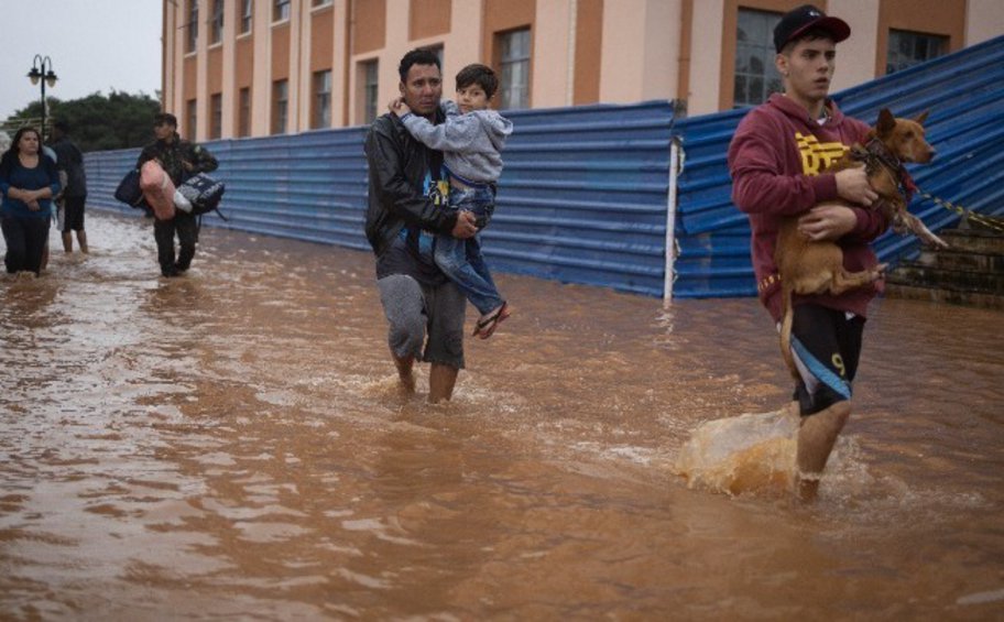 Πλημμύρες στη Βραζιλία: Τουλάχιστον 78 οι νεκροί - Πάνω από 100 οι αγνοούμενοι