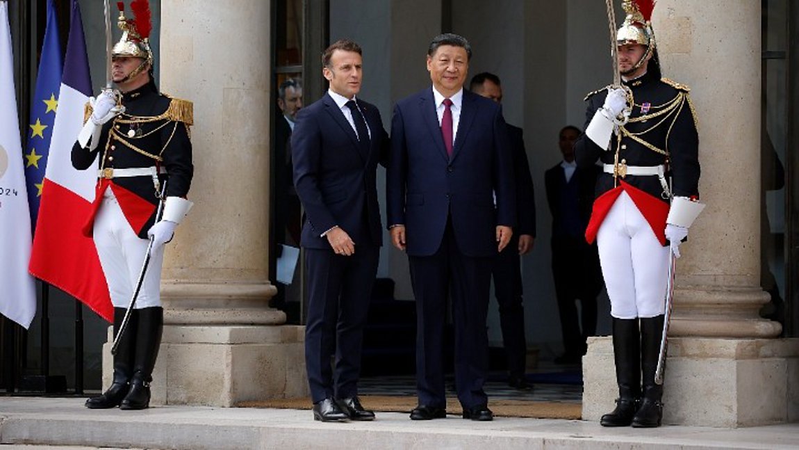 Συνάντηση Μακρόν – Σι Τζινπίνγκ: Υπέρ ισότιμων κανόνων για όλους στο εμπόριο