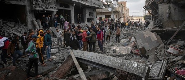 Μεσανατολικό: Εντατικοί βομβαρδισμοί στη Ράφα - Συνεχίζονται οι διαπραγματεύσεις για εκεχειρία στο Κάιρο 