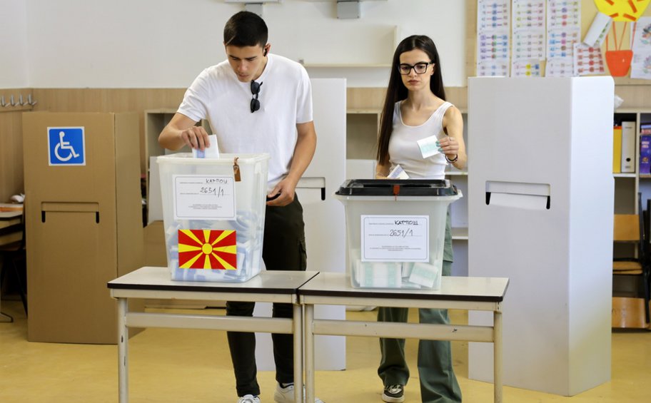 Βόρεια Μακεδονία: Έκλεισαν οι κάλπες για τις βουλευτικές εκλογές και τον δεύτερο γύρο των προεδρικών εκλογών