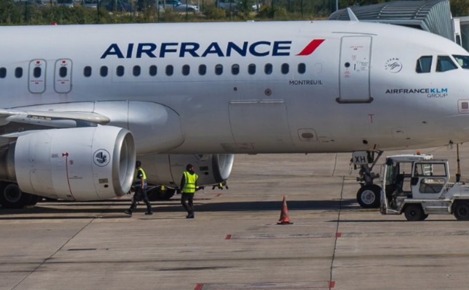 Αεροσκάφος κατευθύνθηκε εκτάκτως προς αεροδρόμιο του Καναδά λόγω μηχανικής βλάβης