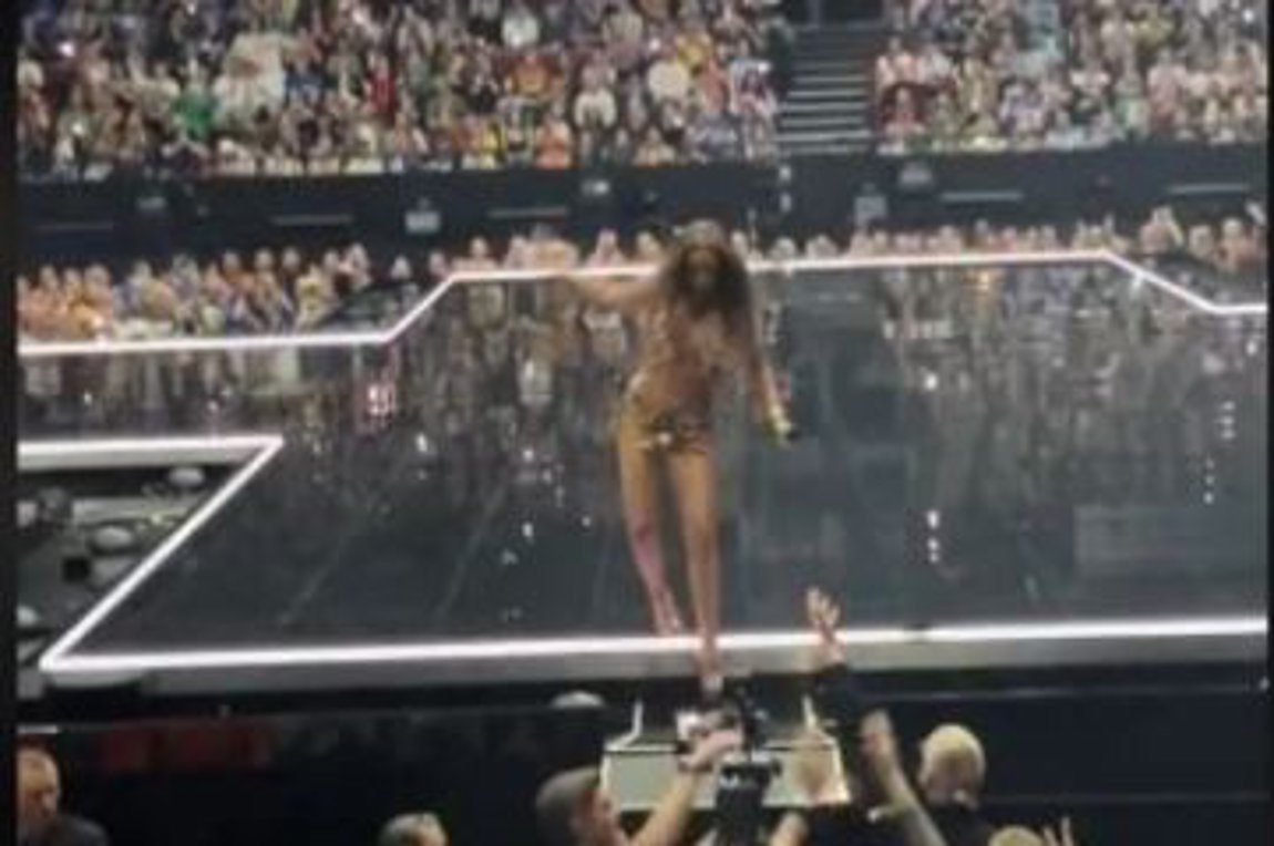 Eurovision 2024: Η στιγμή που η Ελένη Φουρέιρα στραβοπάτησε στη σκηνή – ΒΙΝΤΕΟ