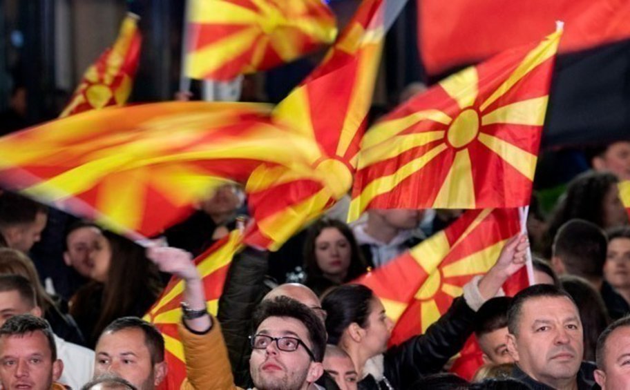 Βόρεια Μακεδονία: Σε εξέλιξη η ψηφοφορία για τις «διπλές» εκλογές