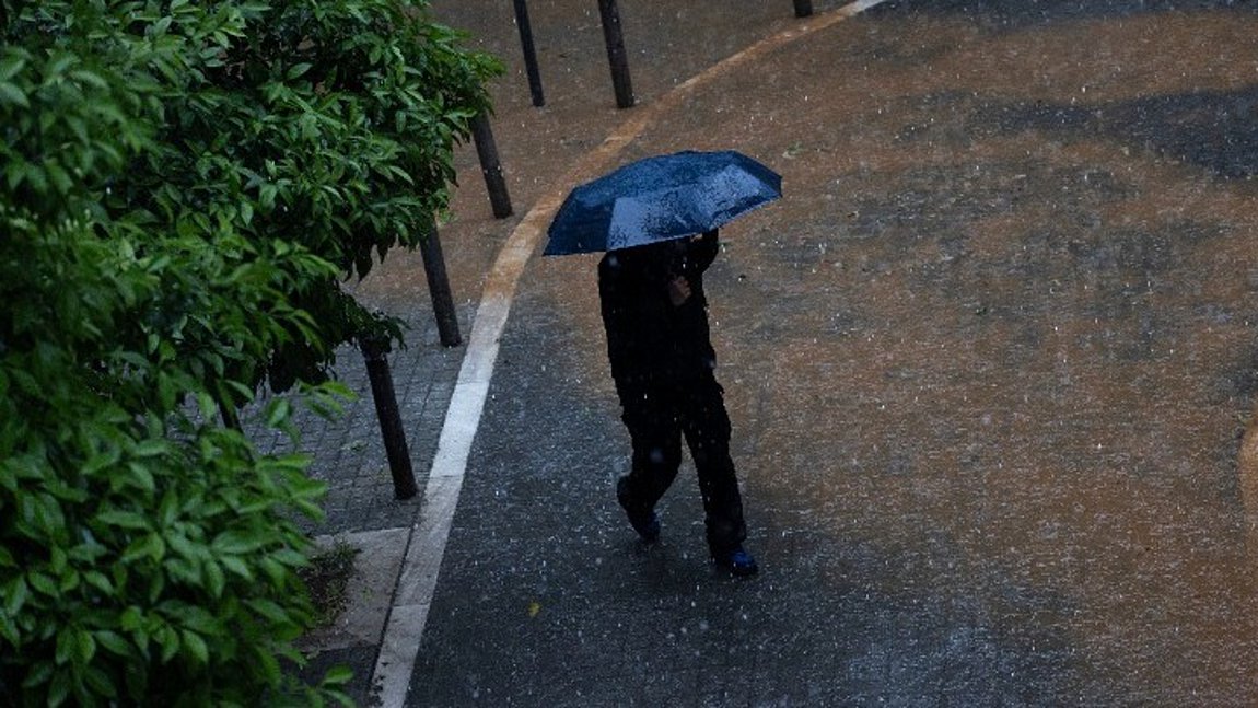 Θεσσαλονίκη: Σοβαρά προβλήματα από την κακοκαιρία – Απεγκλωβίστηκε γυναίκα από αυτοκίνητο