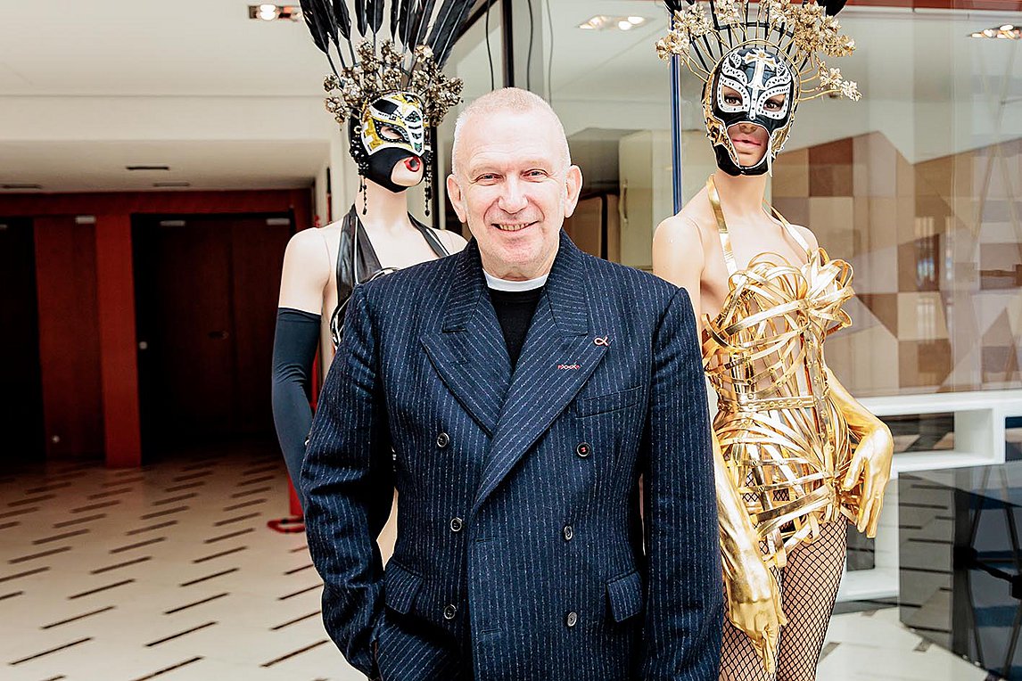O Jean Paul Gaultier στο photocall και conference για το "Fashion Freak Show" που έγινε στο Teatro Arcimboldi στις 6 Μαρτίου 2024 στο Μιλάνο. Photo by Sergione Infuso/Corbis via Getty Images
