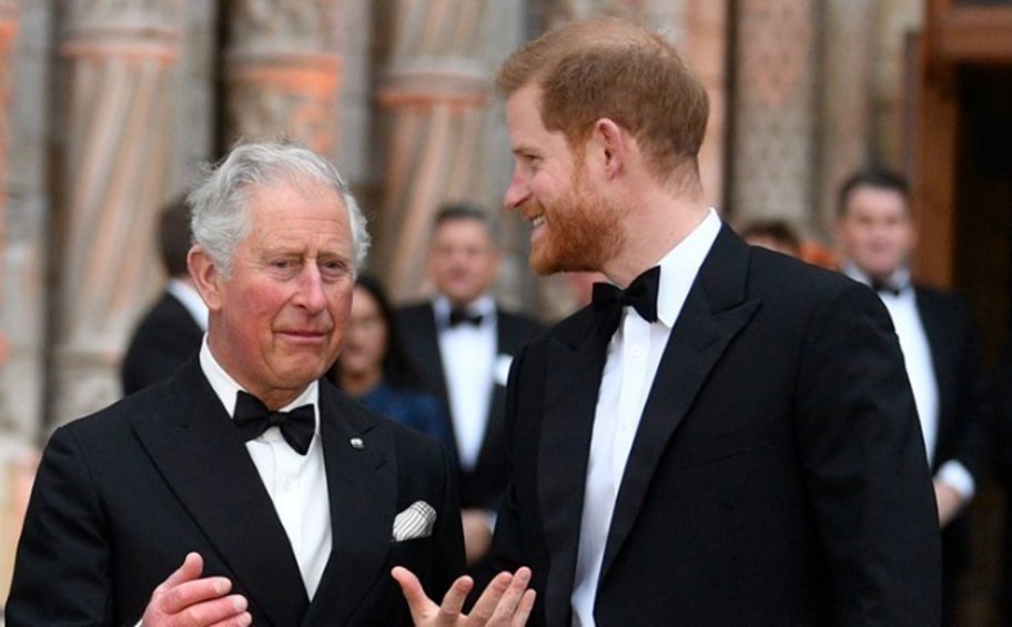 Βασιλιάς Κάρολος: Η κρυφή συνάντηση που τον εμπόδισε να δει τον πρίγκιπα Harry 