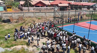 Δένδιας: Γήπεδο μπάσκετ «Γιάννης Αντετοκούνμπο» στο ελληνικό σχολείο του Αγίου Νικολάου στην Τέμα της Γκάνας