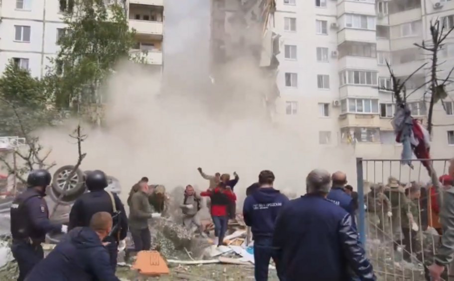 Ρωσία: Κατάρρευση πολυόροφου συγκροτήματος διαμερισμάτων στο Μπέλγκοροντ από ουκρανικό πύραυλο - Νεκροί και τραυματίες - BINTEO