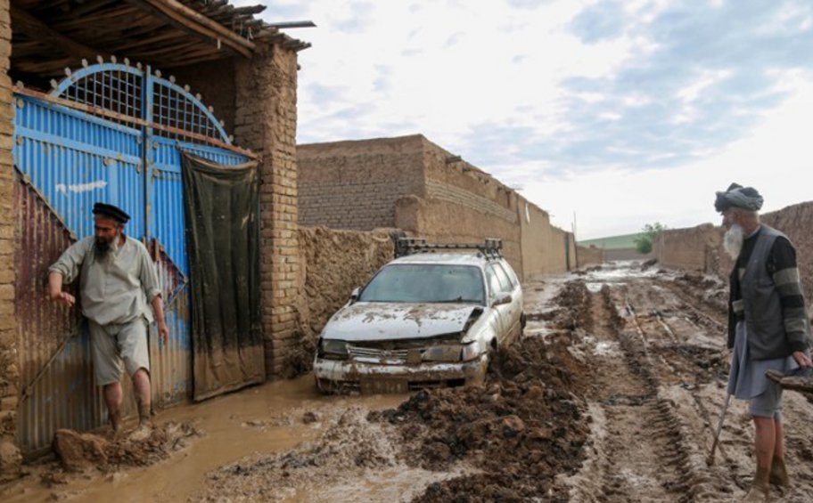 Αφγανιστάν: Τους 315 έφτασαν οι νεκροί από τις ξαφνικές πλημμύρες 