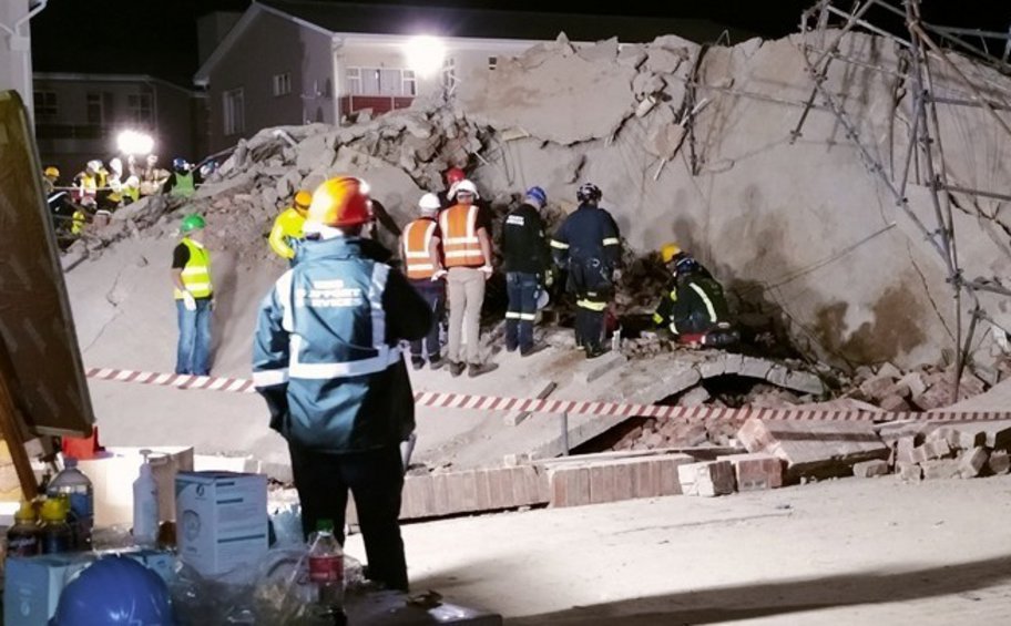 Νότια Αφρική: 20 νεκροί, 32 αγνοούμενοι από κατάρρευση κτιρίου