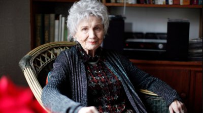 Πέθανε η βραβευμένη με Νόμπελ συγγραφέας Άλις Μανρό