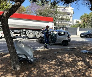 Τροχαίο δυστύχημα στο Καβούρι: Ανατροπή αυτοκινήτου – Νεκρός ο 37χρονος οδηγός
