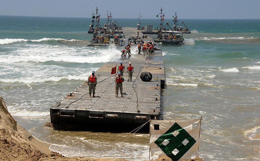 Εκατό τόνοι ανθρωπιστικής βοήθειας αναχώρησαν από την Κύπρο για το αμερικανικό τεχνητό λιμάνι στη Γάζα