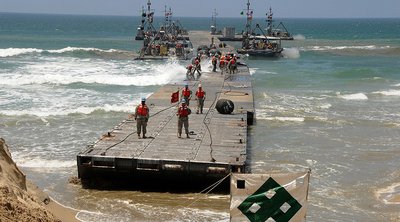 Εκατό τόνοι ανθρωπιστικής βοήθειας αναχώρησαν από την Κύπρο για το αμερικανικό τεχνητό λιμάνι στη Γάζα