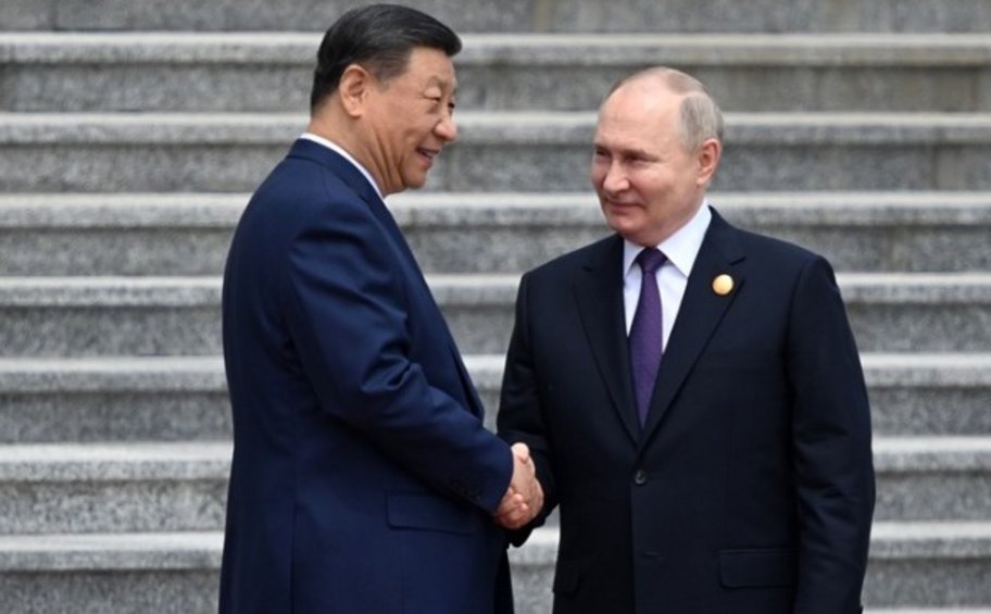 Στο Πεκίνο ο Πούτιν - Ο Σι εξήρε τη σχέση Κίνας-Ρωσίας που «ευνοεί την ειρήνη»