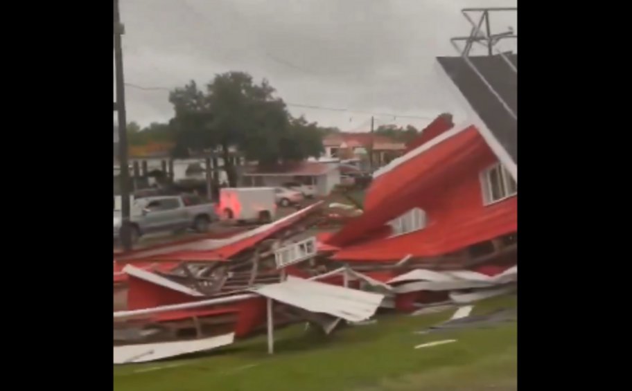 ΗΠΑ: Χωρίς ρεύμα χιλιάδες νοικοκυριά σε Τέξας και Λουιζιάνα έπειτα από σφοδρή καταιγίδα