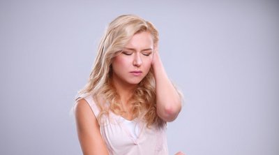 Τι μπορεί να κρύβει ο δυνατός πόνος στο μάγουλο ή το σαγόνι σας, σύμφωνα με τη Mayo Clinic