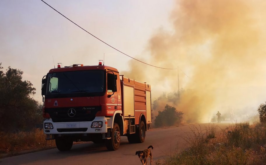 Λάρισα: Συναγερμός για φωτιά σε παλιό εργοστάσιο κεραμοποιίας