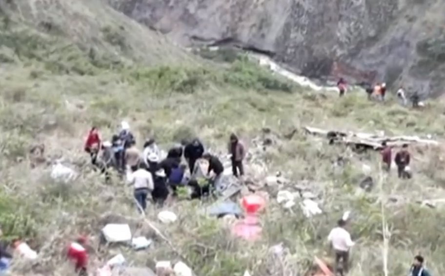 Περού: Τουλάχιστον 20 νεκροί σε δύο δυστυχήματα με επιβατικά βαν που σημειώθηκαν με διαφορά λίγων ωρών